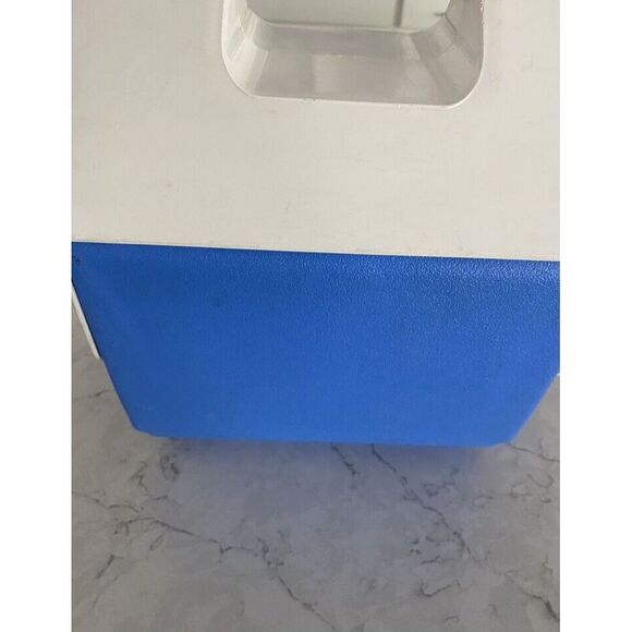 Little Playmate Elite Igloo Orange with Blue Lunch Cooler Easy Open Button - Picture 6 of 6